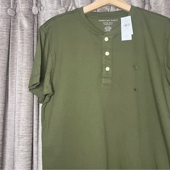 NWT American Eagle Olive Green Short Sleeve Henley T Shirt Size Small - Picture 5 of 11